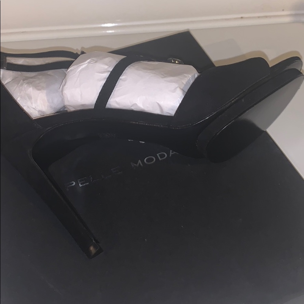 Sale 🎉Pelle Moda 💋Jeweled Black Sandal💋 - Picture 7 of 7